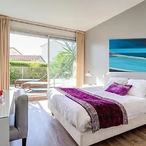 https://sable-et-soleil.fr-provencehotel.com