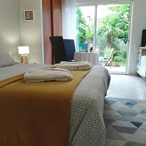 https://fleurs-de-cosmos.midi-pyreneeshotels.com